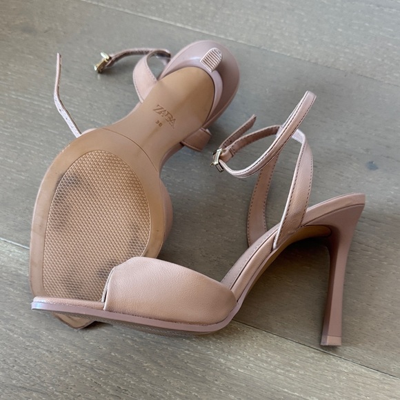 Zara NEW Tan Strappy High Heels - Picture 4 of 4